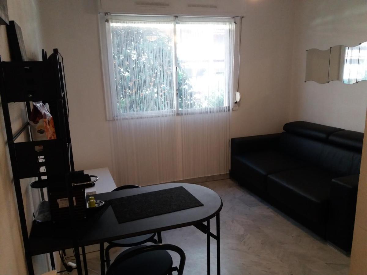 Studio Bord De Mer Nice Ouest Apartment Exterior photo