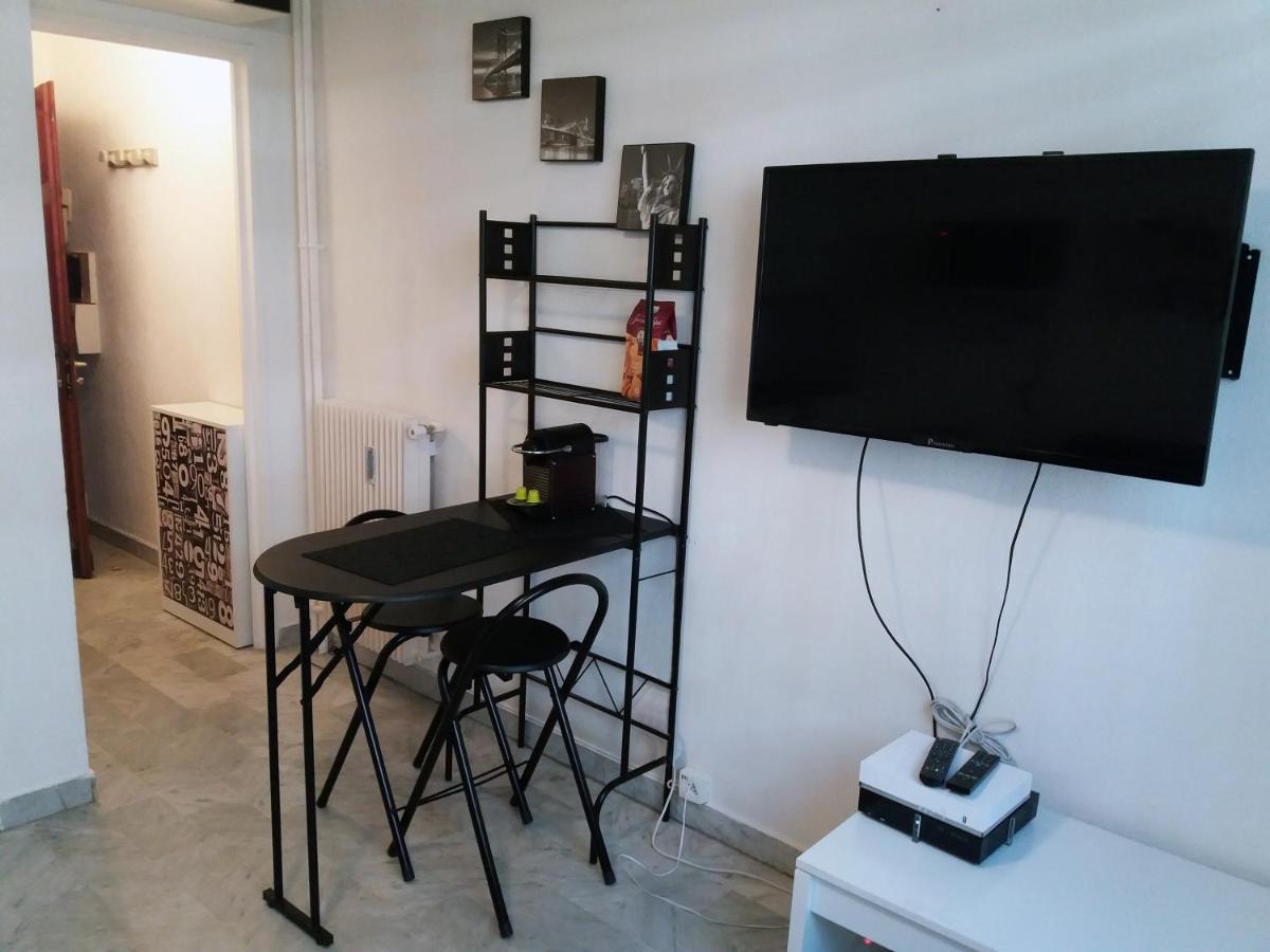 Studio Bord De Mer Nice Ouest Apartment Exterior photo