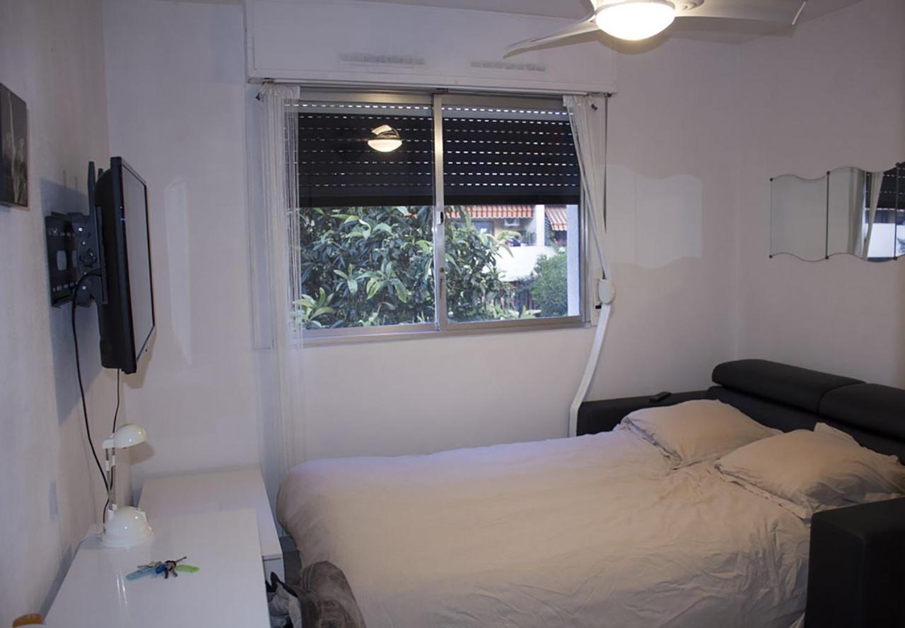 Studio Bord De Mer Nice Ouest Apartment Exterior photo